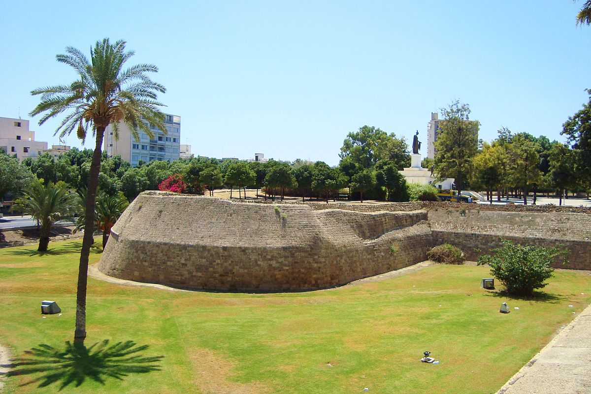 دیوارهای ونیزی شهر نیکوزیا در جزیره قبرس
